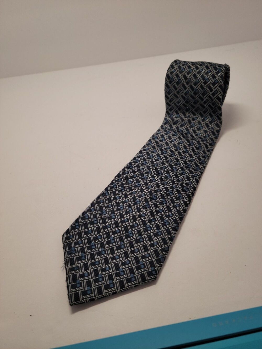 Pierre Cardin Men’s Blue Silver Silk Woven Necktie 100% silk